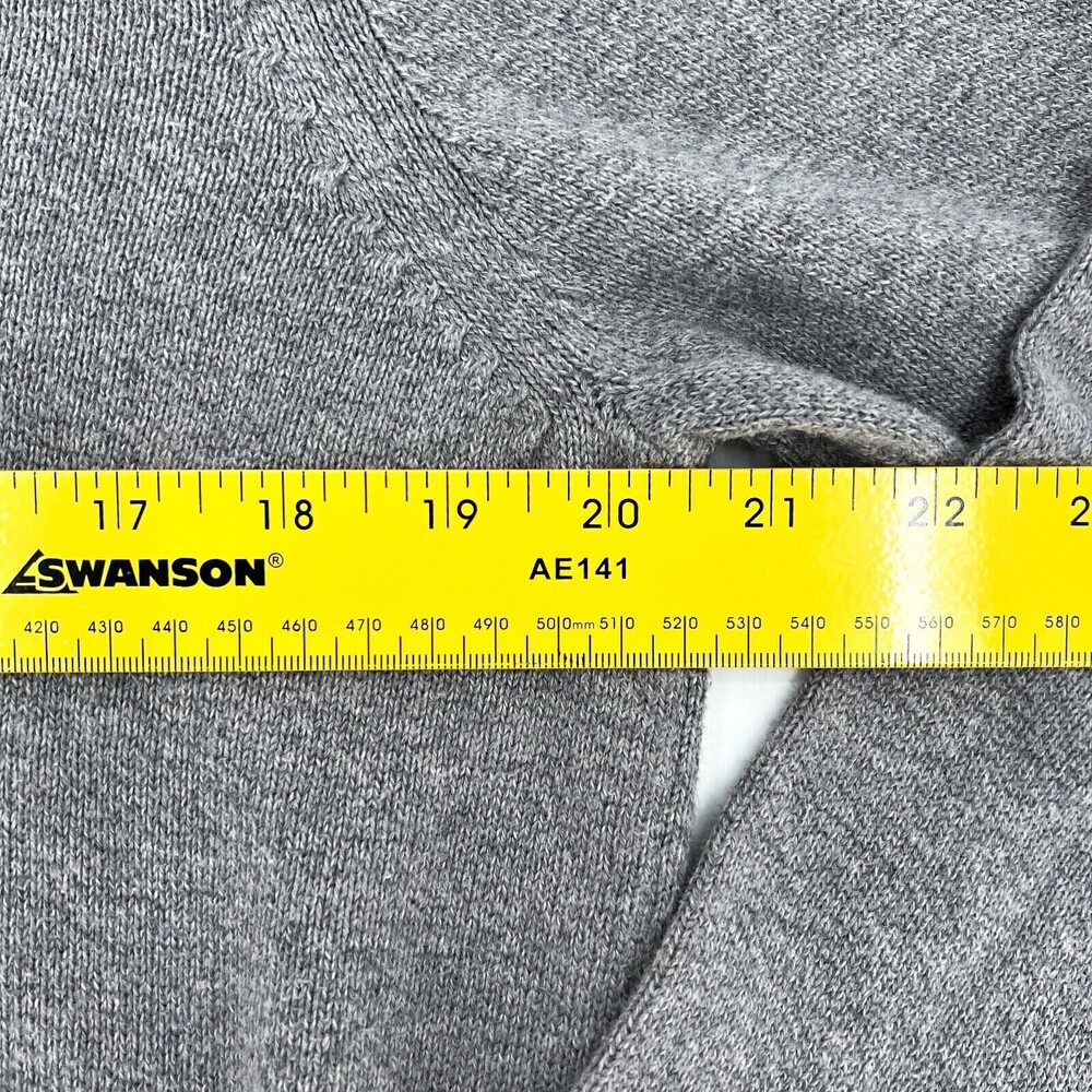 American Eagle AEO Sweater mens Large Grey Pullover V-Neck Logo Knit Outdoor - Picture 7 of 9